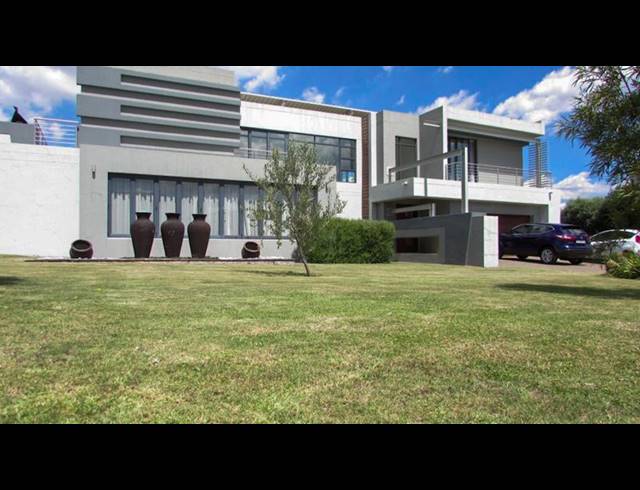 4 BEDROOM HOUSE FOR SALE IN EYE OF AFRICA